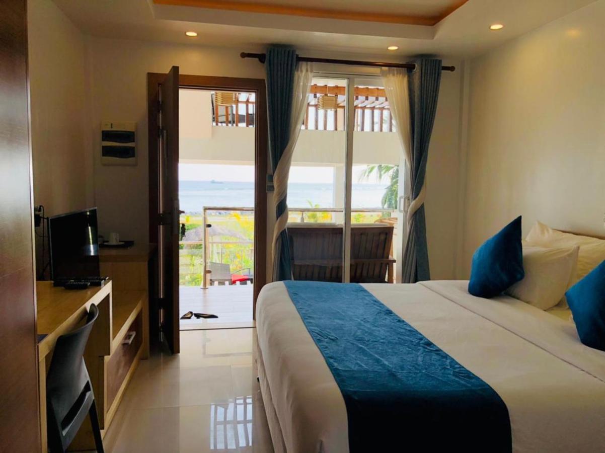 Reef Edge Thulusdhoo, Maldives Exterior foto