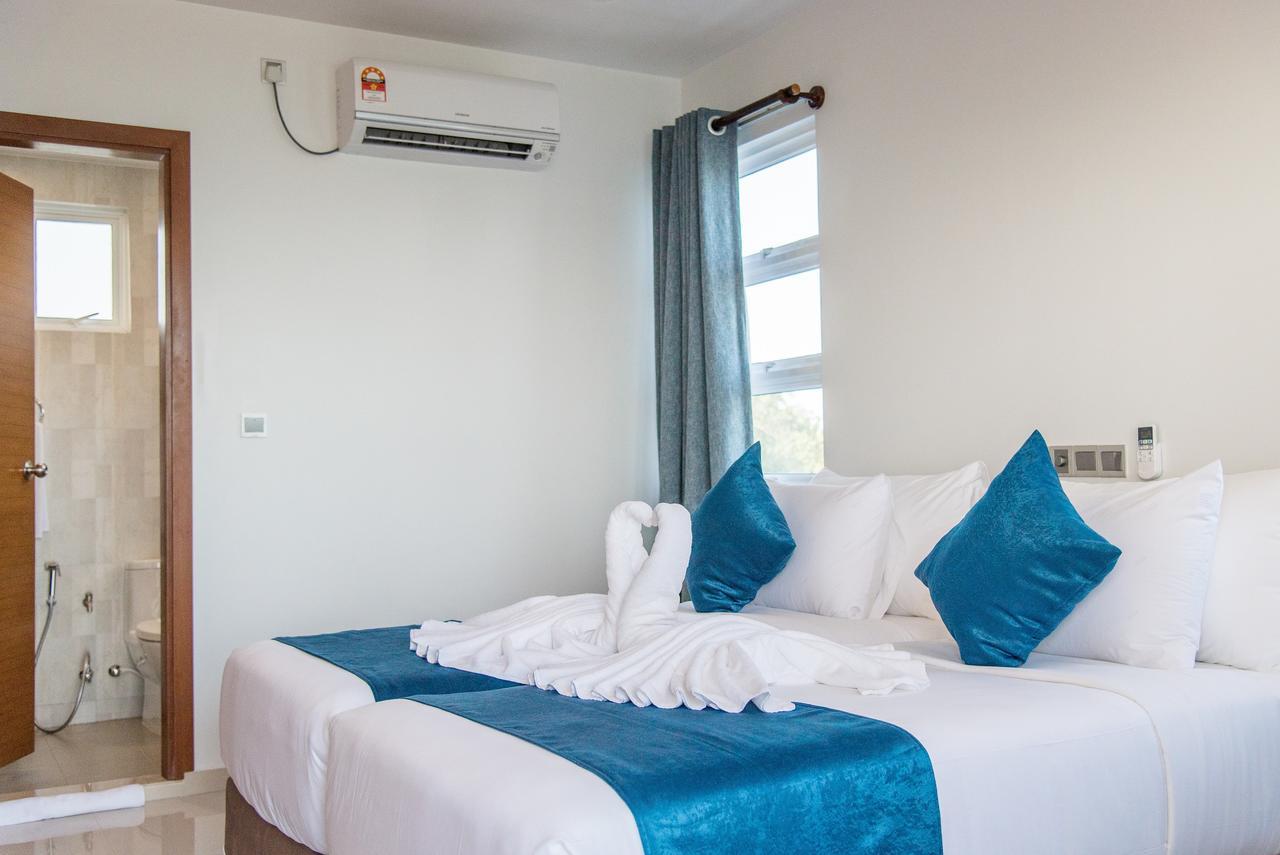 Reef Edge Thulusdhoo, Maldives Exterior foto