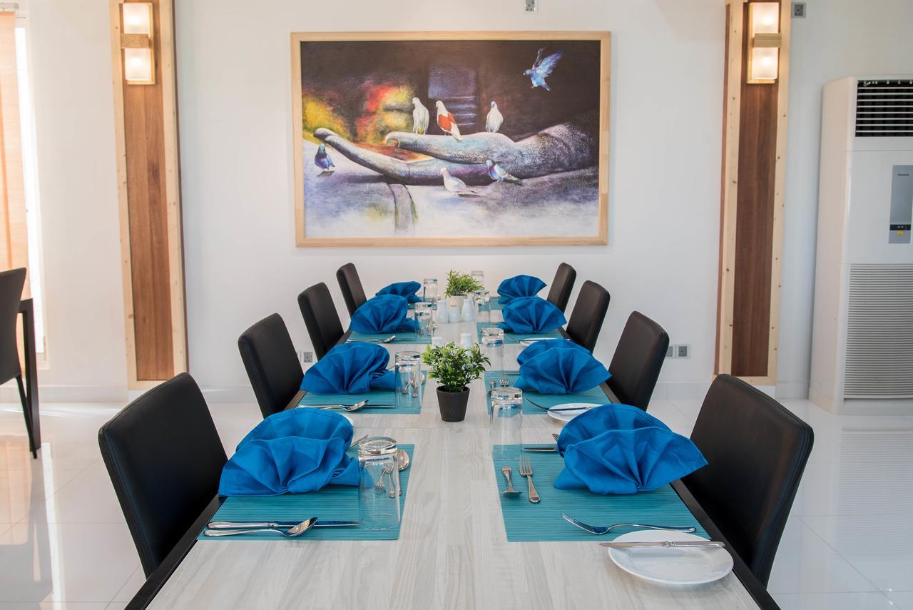 Reef Edge Thulusdhoo, Maldives Exterior foto